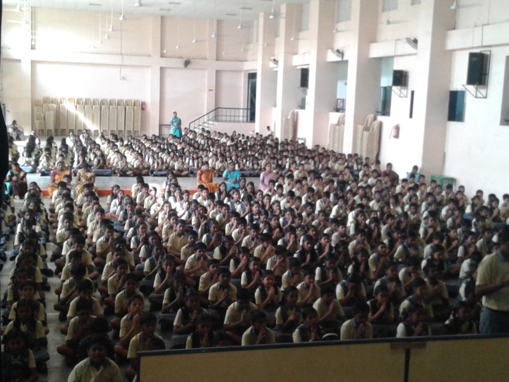 MASS GITA CHANTING