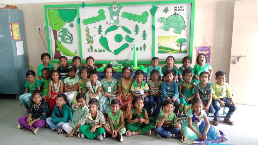 COLOUR DAY-GREEN