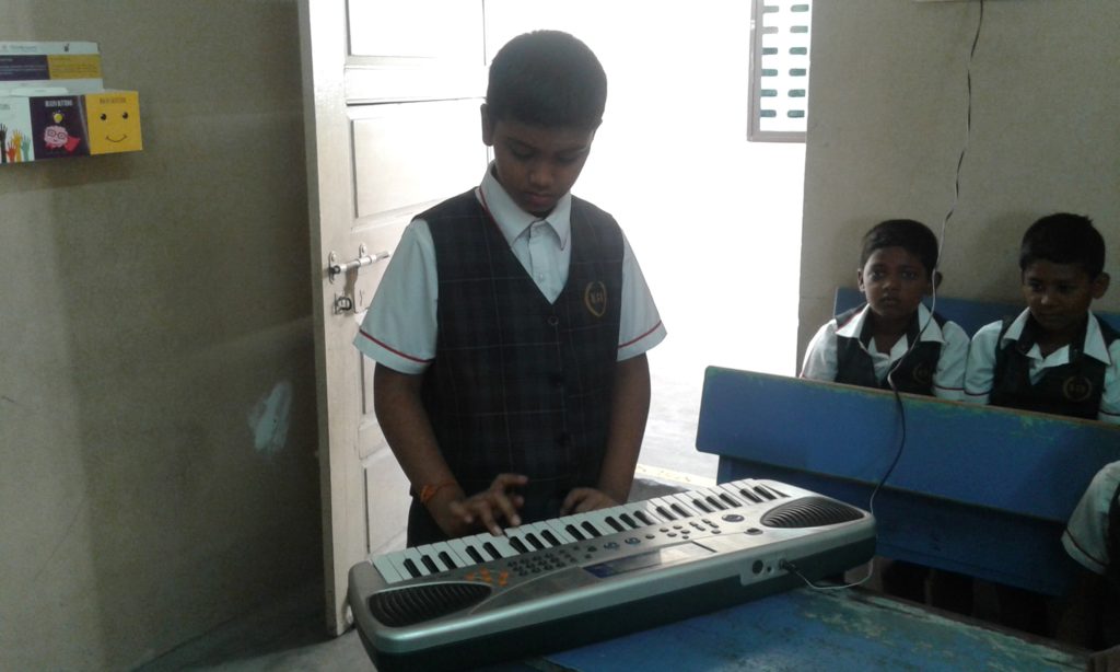 NEW STUDENTS TALENT SHOW